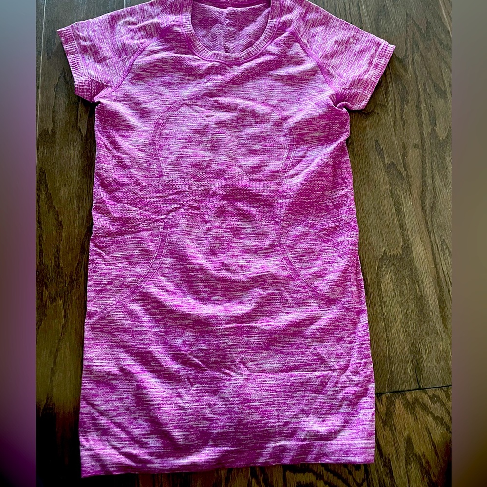 Lululemon run swiftly running shirt - Magenta size 6